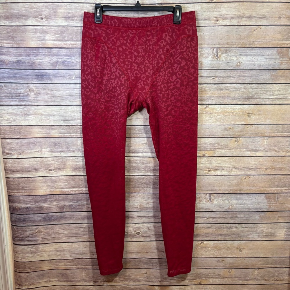 Adorable cheetah print Fabletics leggings Size L?